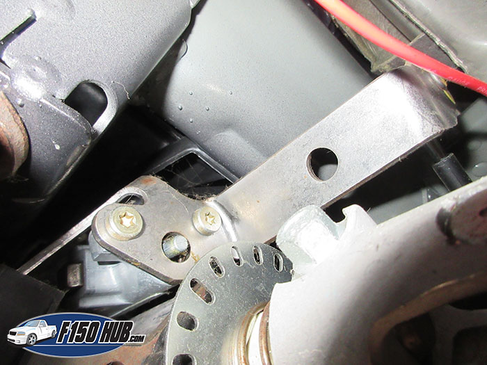 1997-2003 Ford F-150 shift lever linkage location